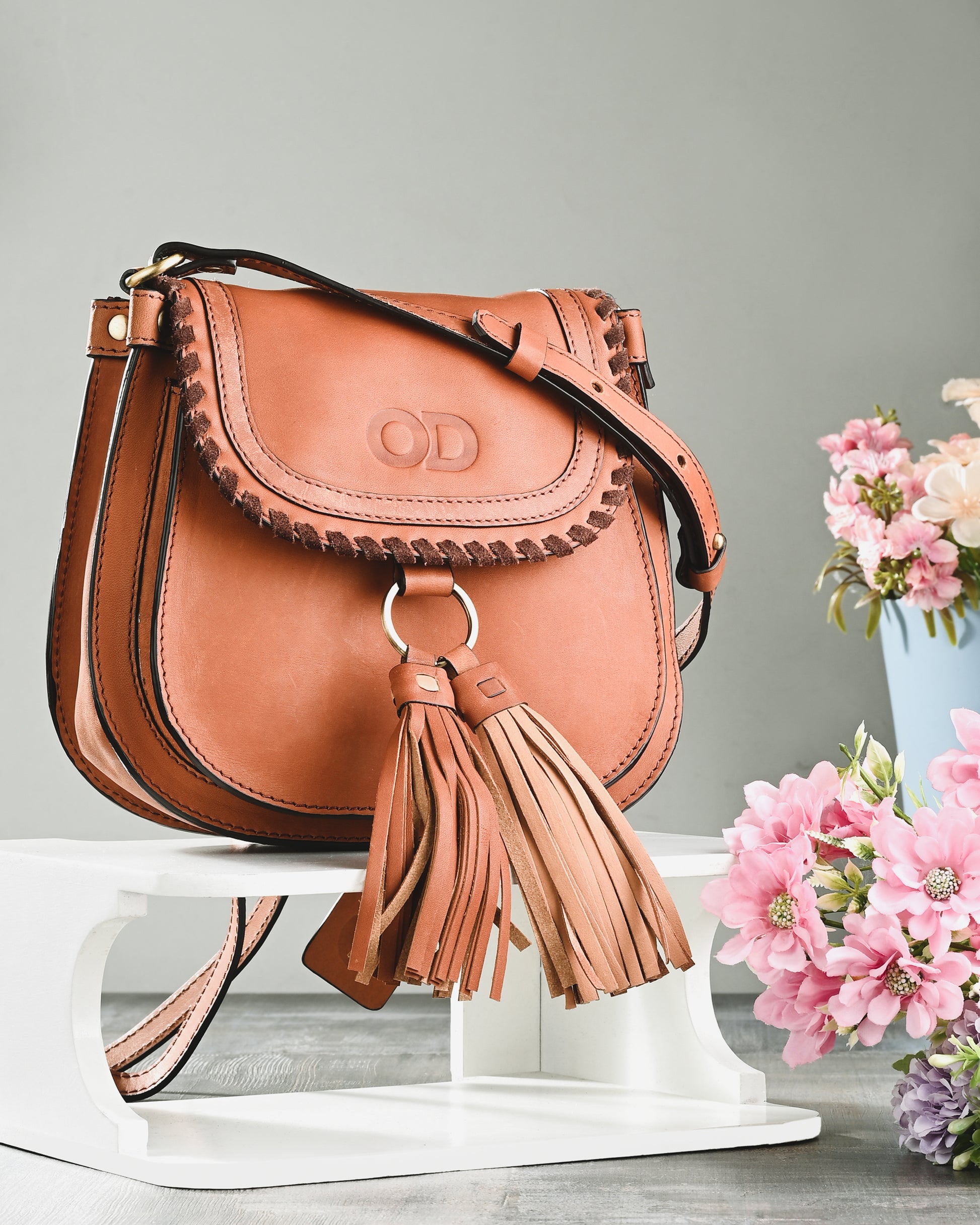 Enchantia Sling Leather bag