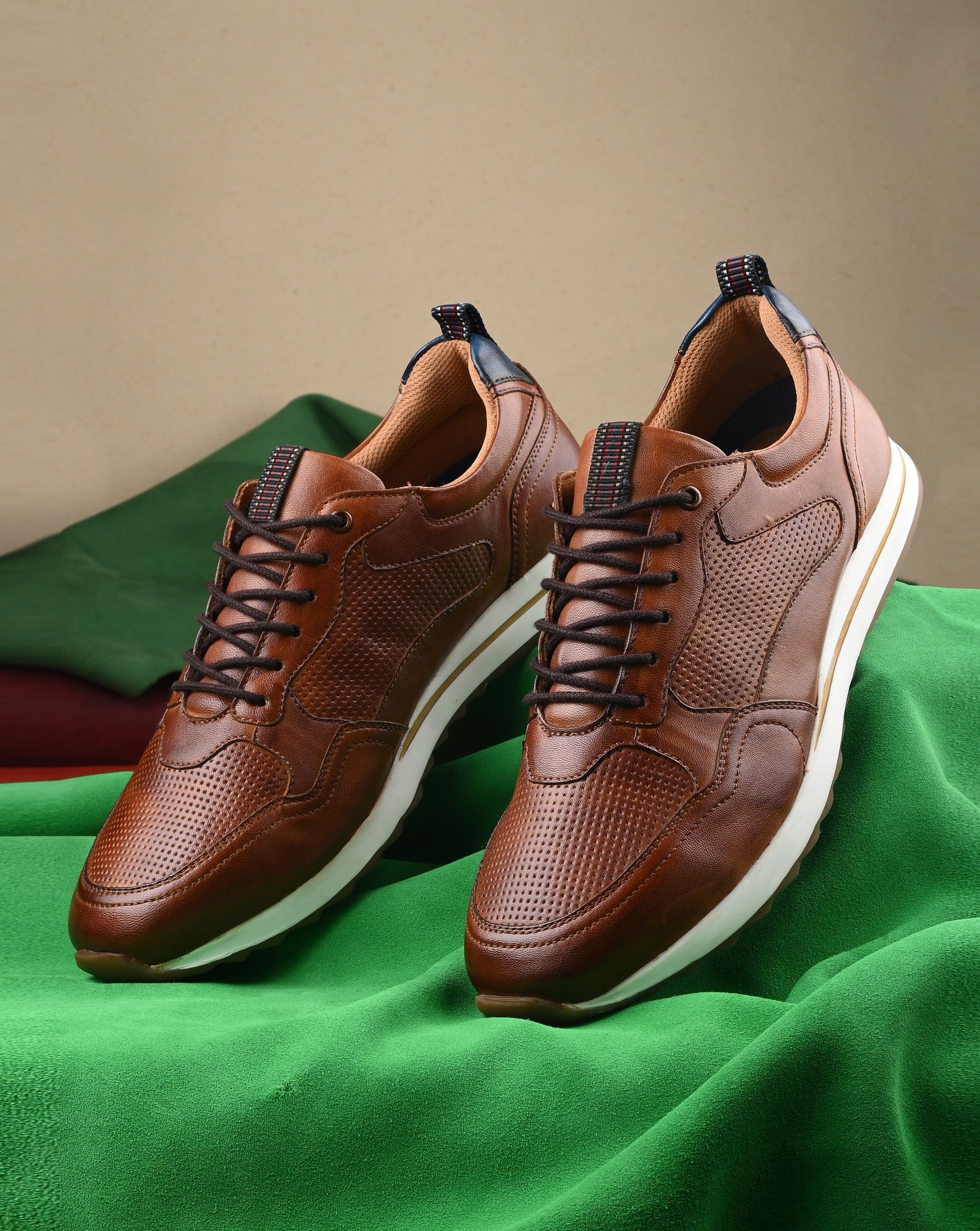 Cognac Strides