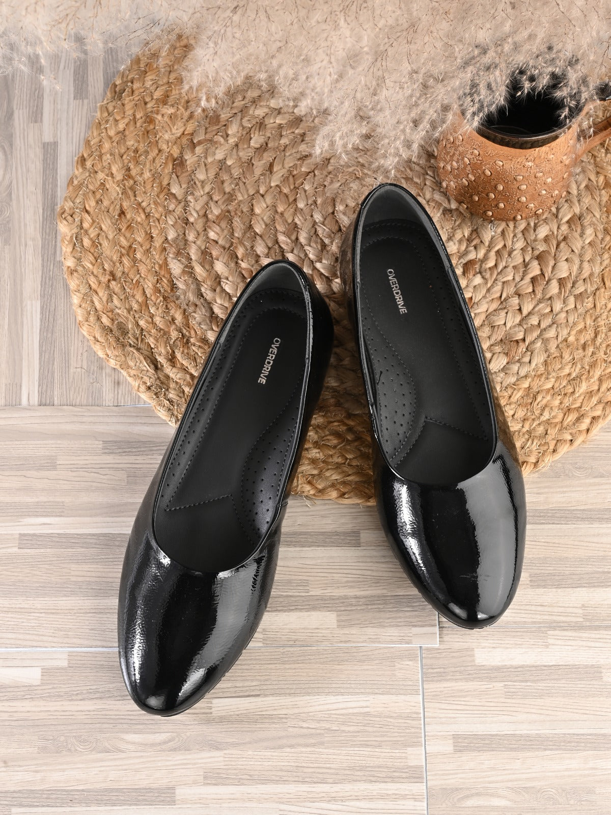 Black Glossy Comfort Ballerinas
