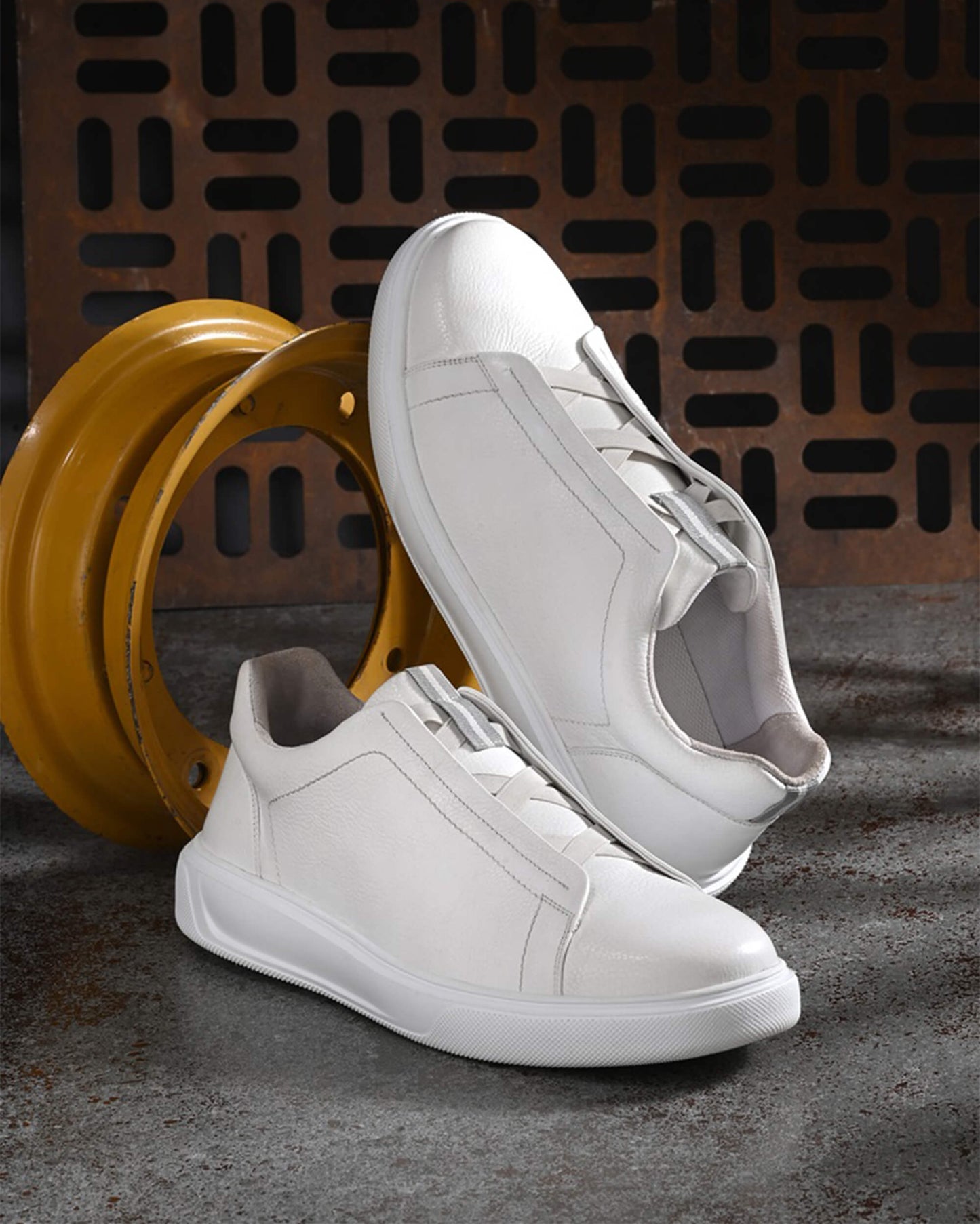 Aero Dash White Leather Sneaker
