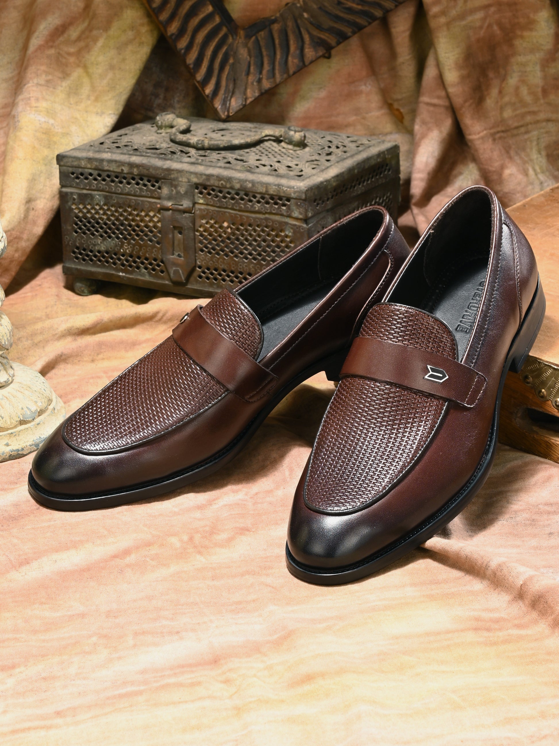 Regal Reflection Loafers – Walnut Woven Leather