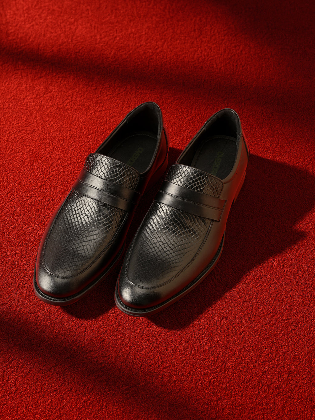 Black Royale Textured Loafers