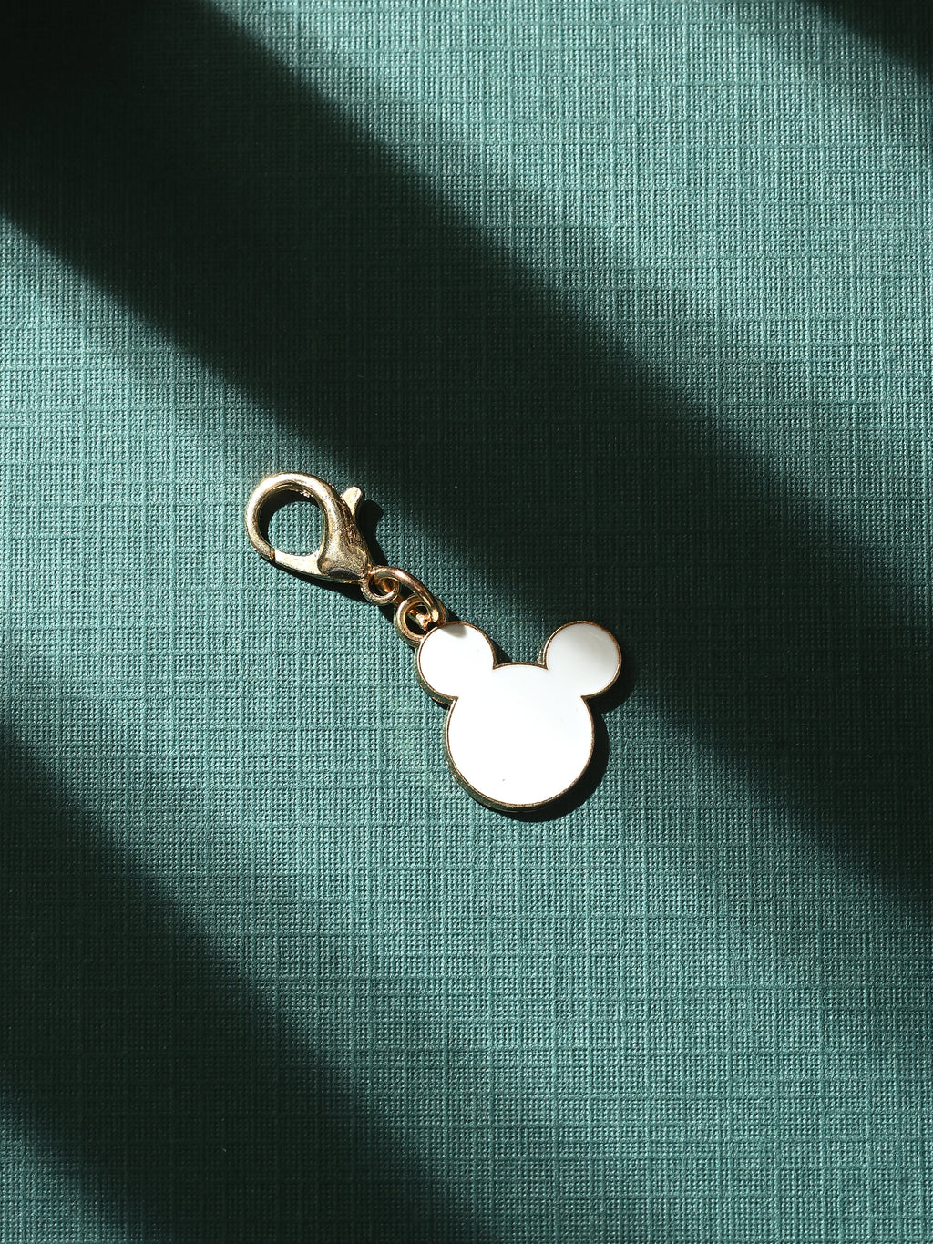 Icnic Mouse.......... Play