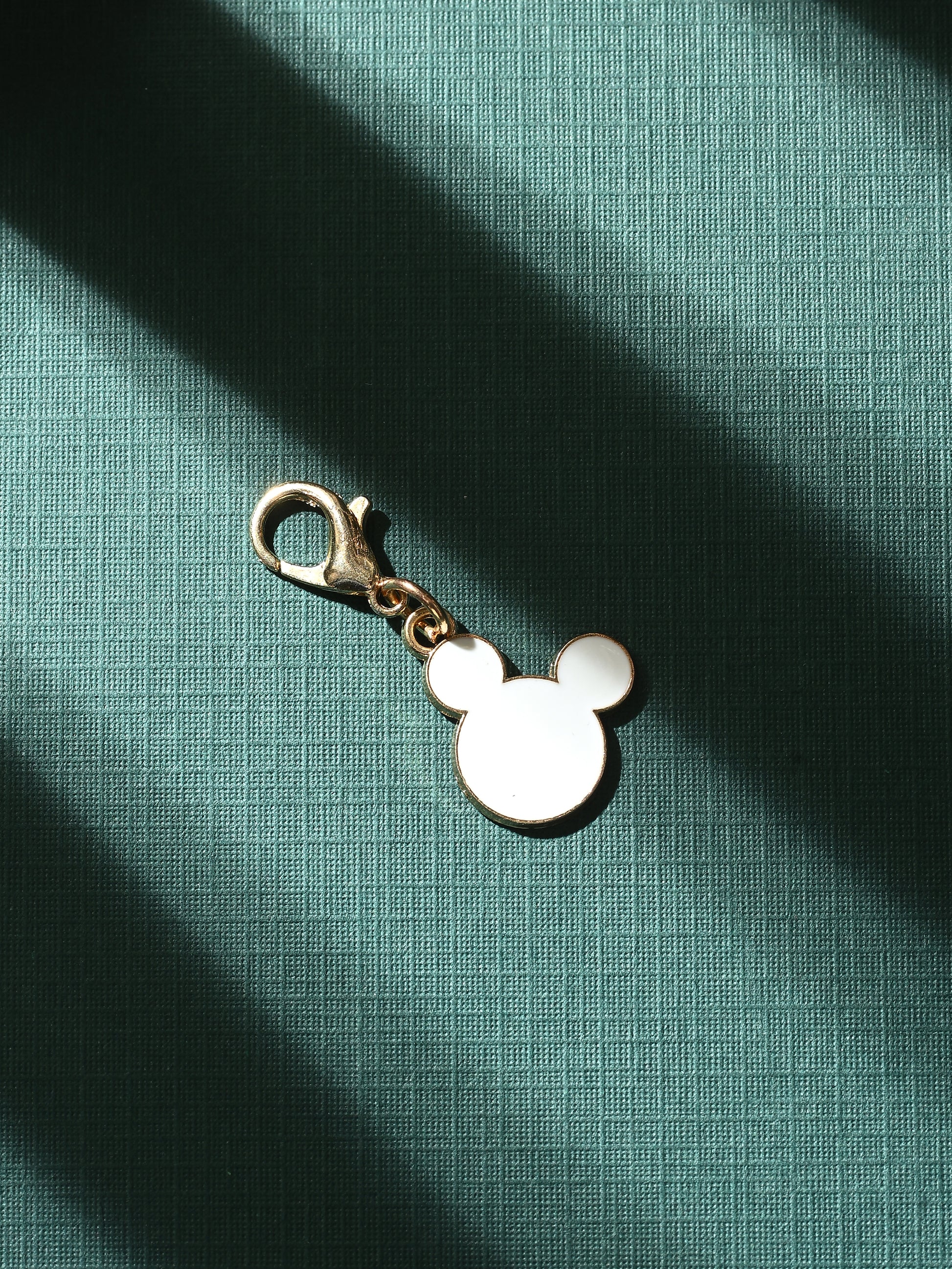 Icnic Mouse.......... Play