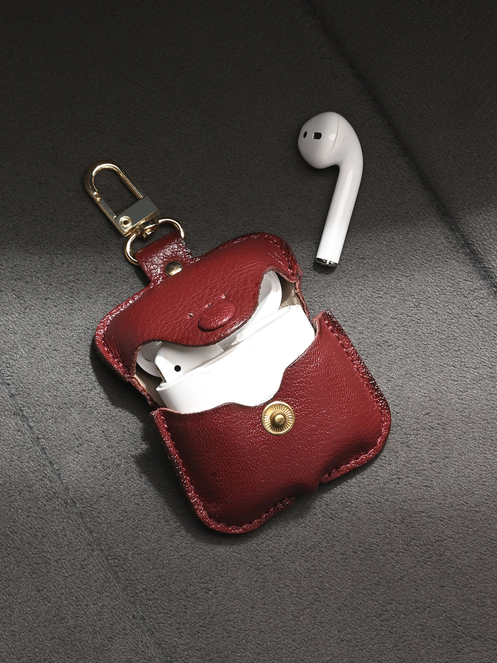 Rouge Rubis Leather AirPod case