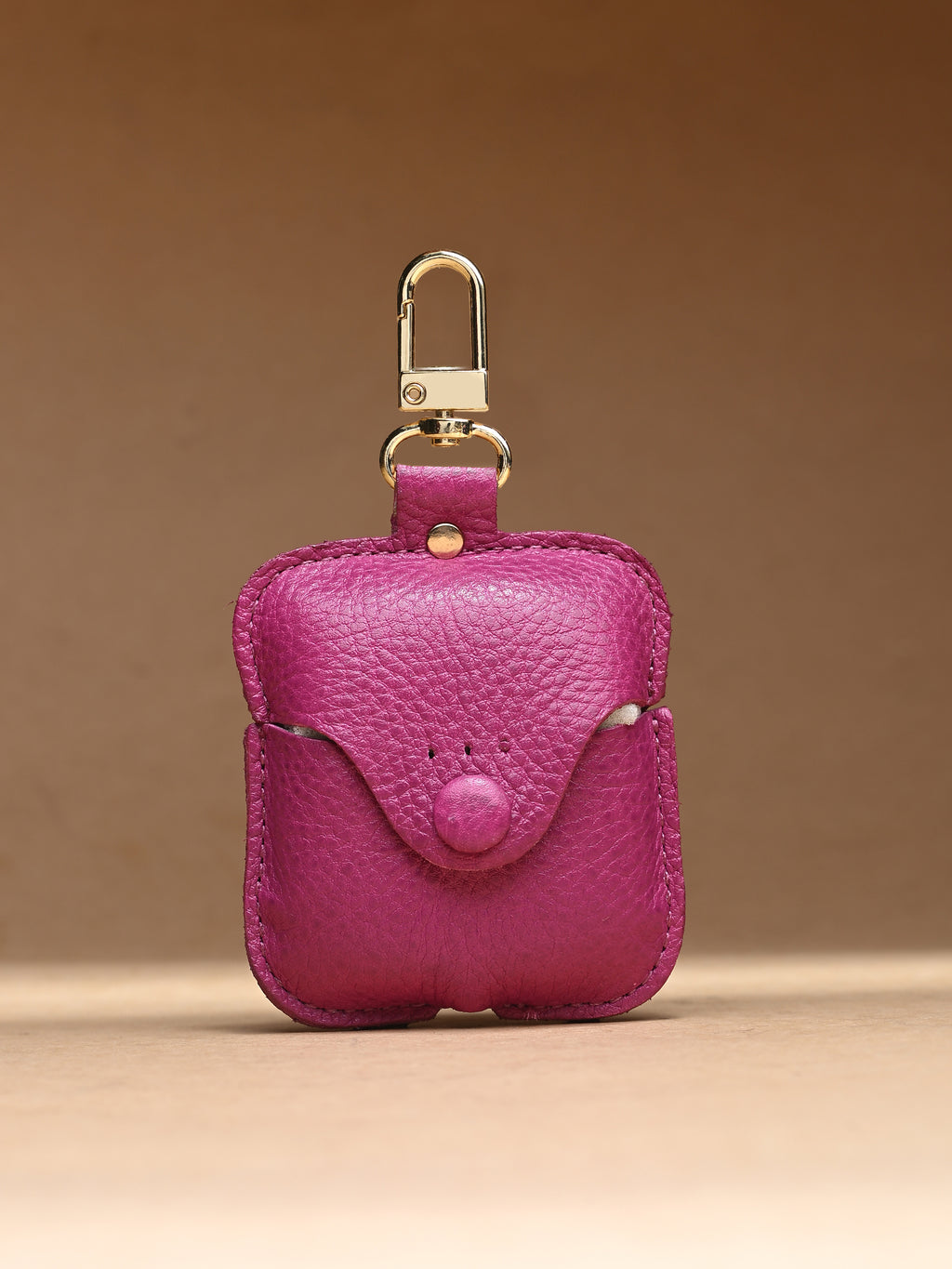 Fuchsia Chic leather AirPod case