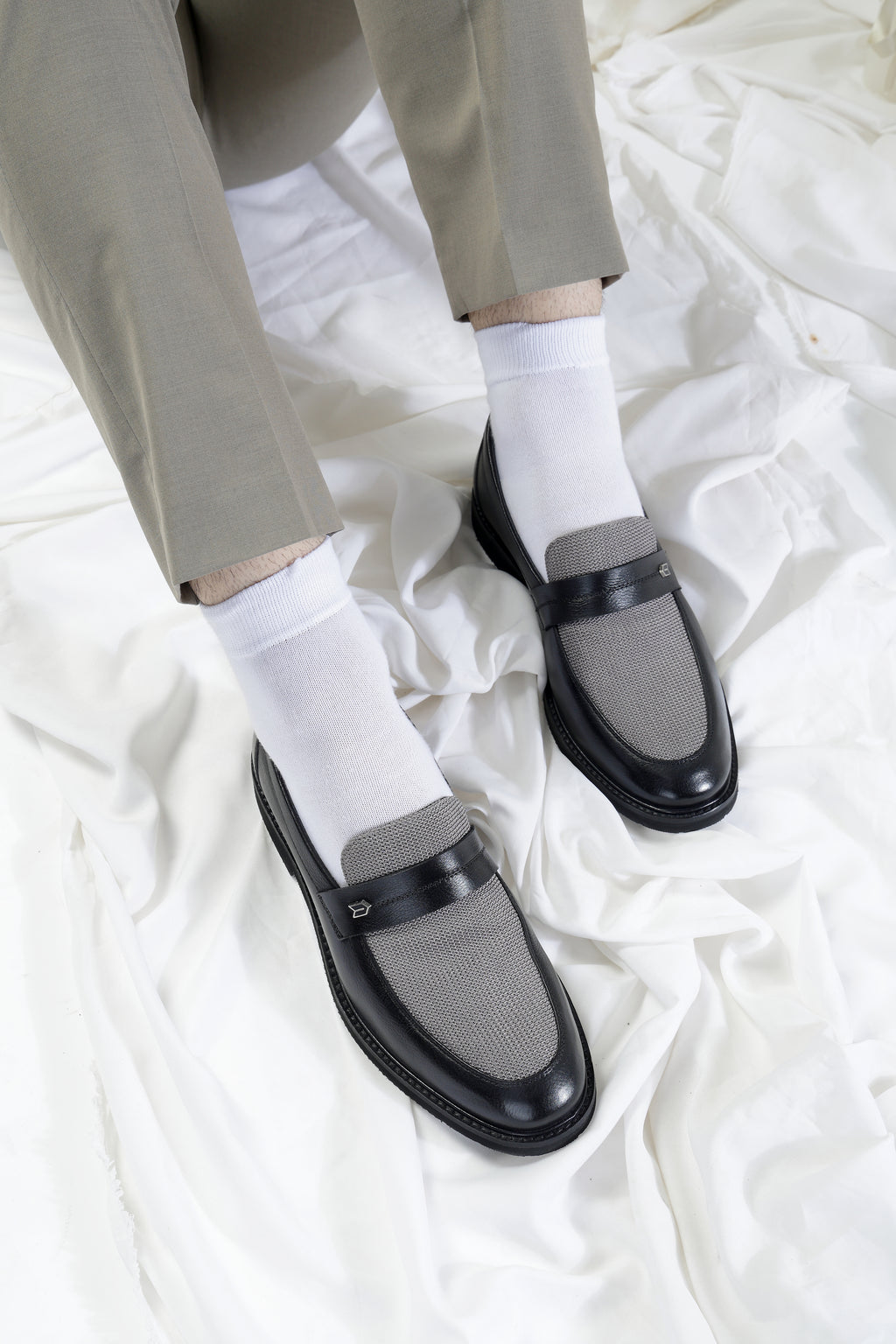REGAL REFLECTION LOAFERS- Graphite Weave